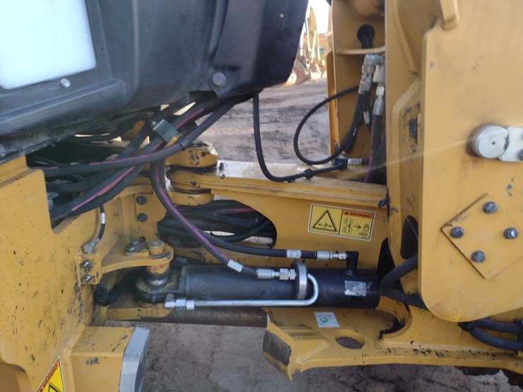 caterpillar-908m-image-26