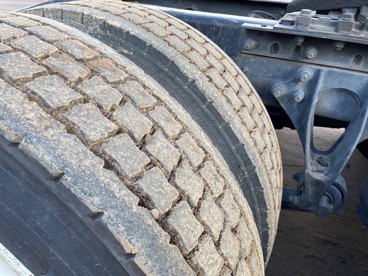 international-8600-image-27