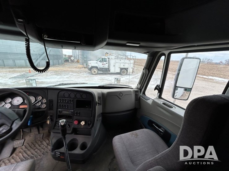 international-prostar-image-84