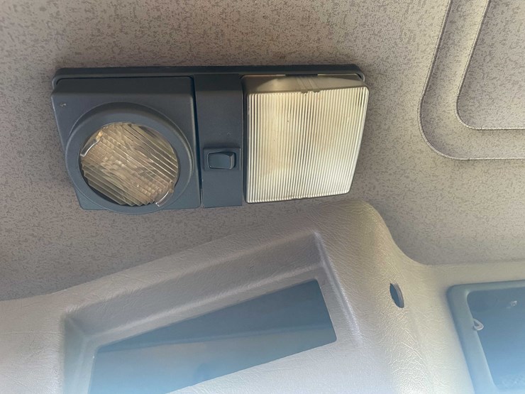 international-4900-image-99