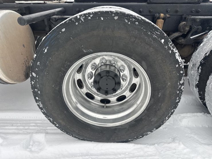 2007-peterbilt-385-image-57