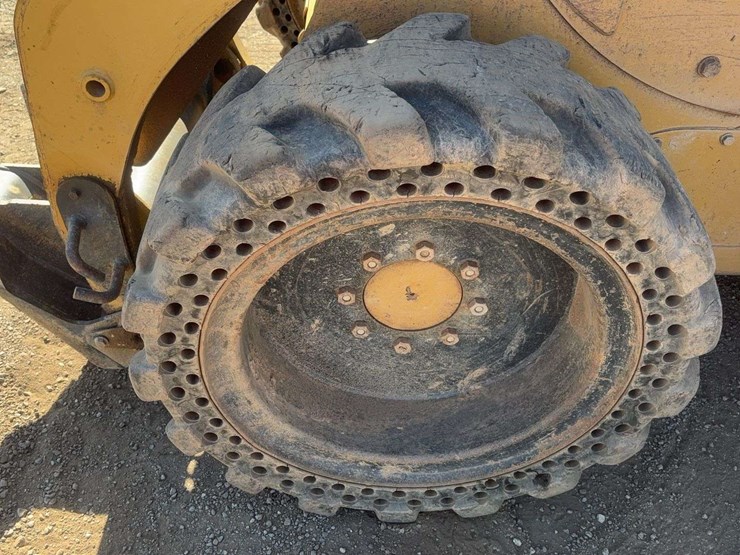 caterpillar-246-image-6