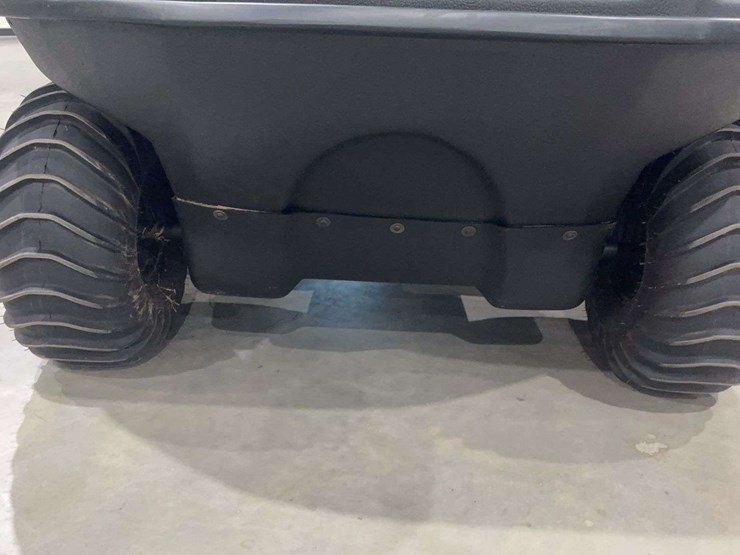 2020-argo-600-frontier-amphibious-6-wheeler-image-17