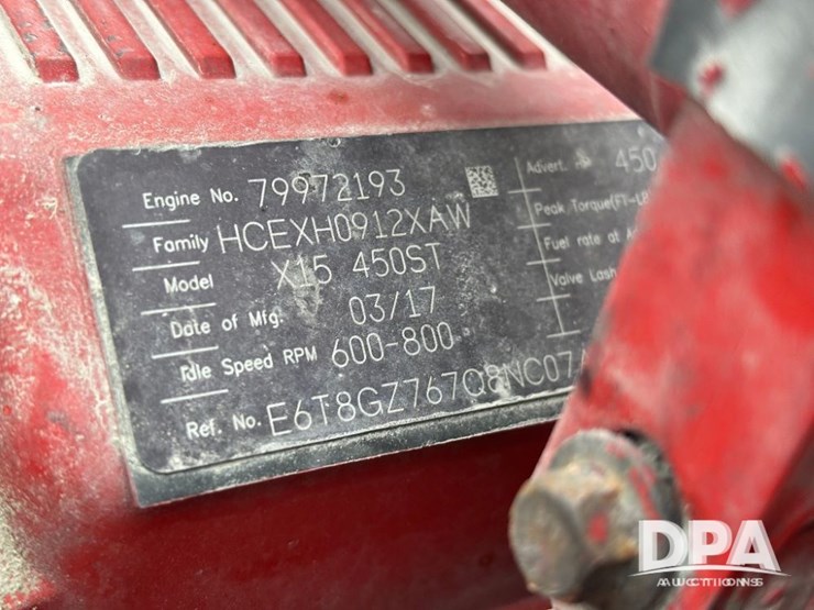 peterbilt-579-image-51