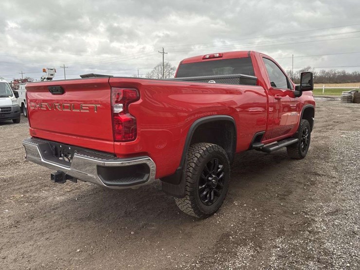 2025-chevrolet-2500-image-5