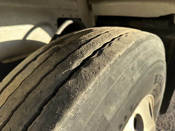 1996-mack-rd688s-image-58