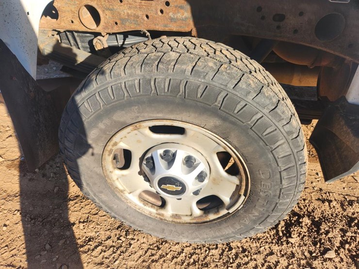 2017-chevrolet-2500-image-55