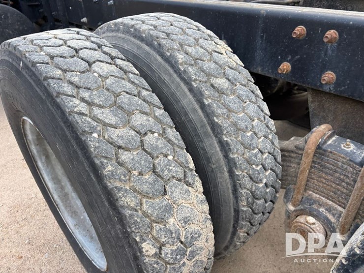 1985-mack-r686st-image-50