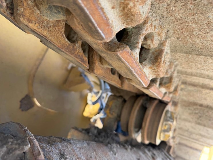 2019-caterpillar-d5k2-image-22