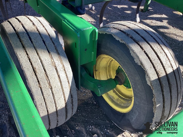 john-deere-2210-image-18