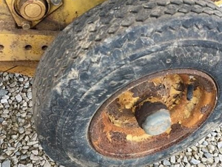 new-holland-660-image-21