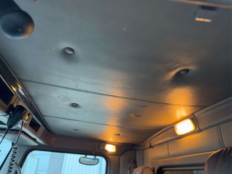 2010-kenworth-t800-image-108