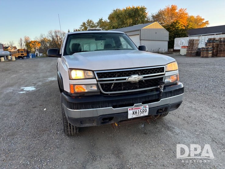 2006-chevrolet-2500hd-image-4