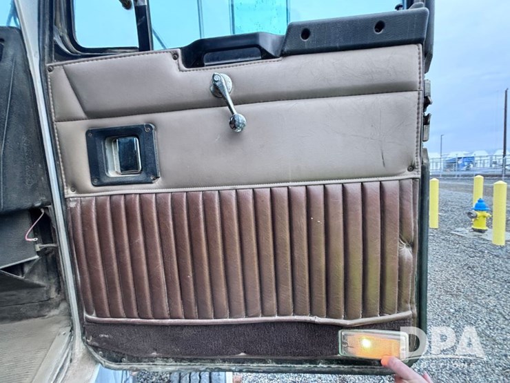 1995-kenworth-t800-image-81