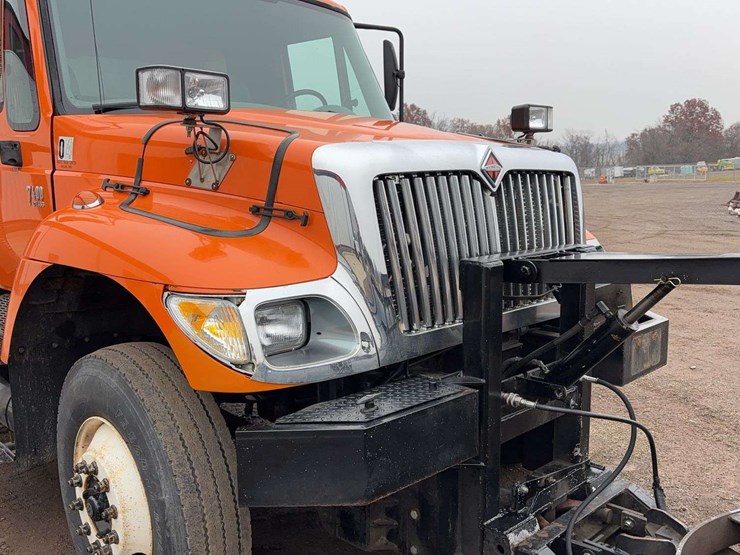2004-international-7400-image-22