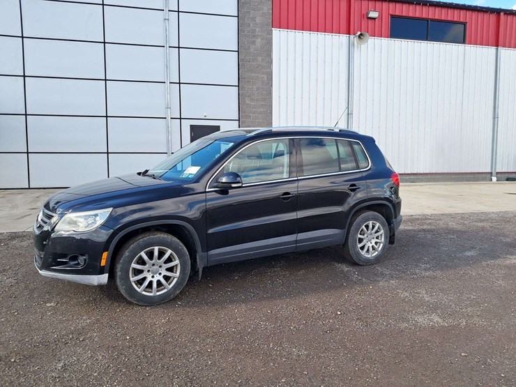 2010-volkswagen-tiguan-image-1