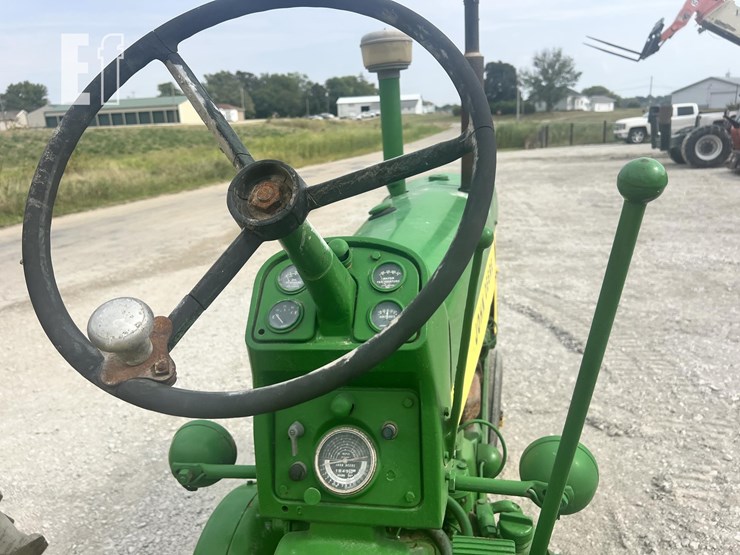 john-deere-530-image-2