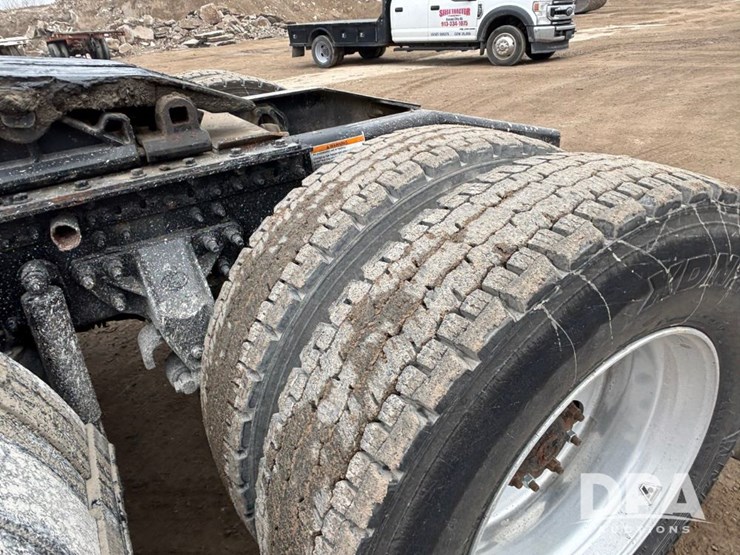 2017-mack-pinnacle-chu613-image-33