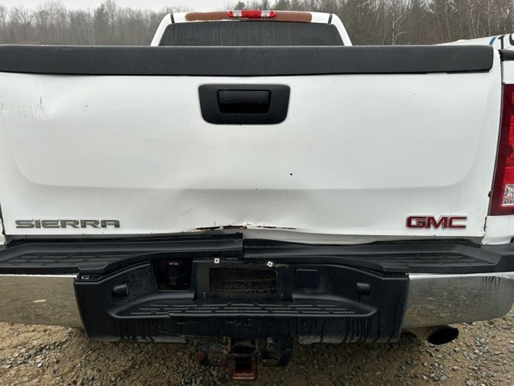 2011-gmc-2500-image-4