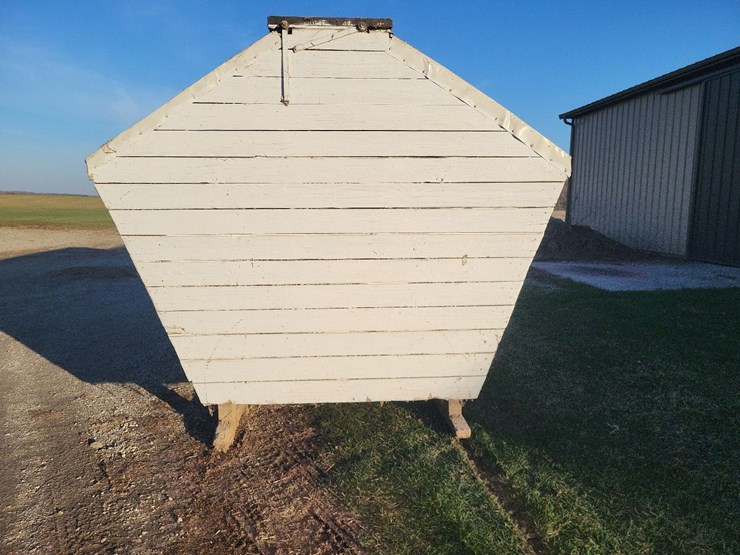 wood-cattle-feeder-w/skids-image-8