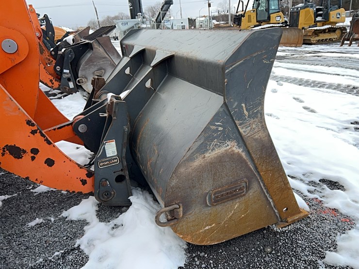 2015-doosan-dl250-3-image-9