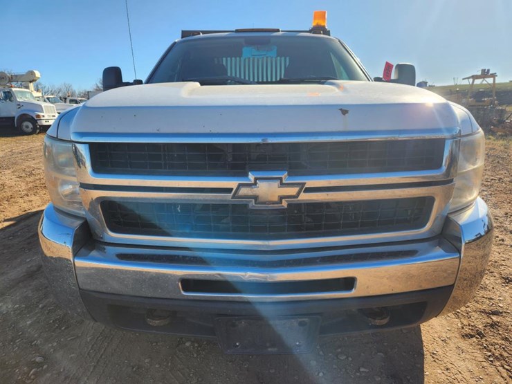 2009-chevrolet-3500-image-8