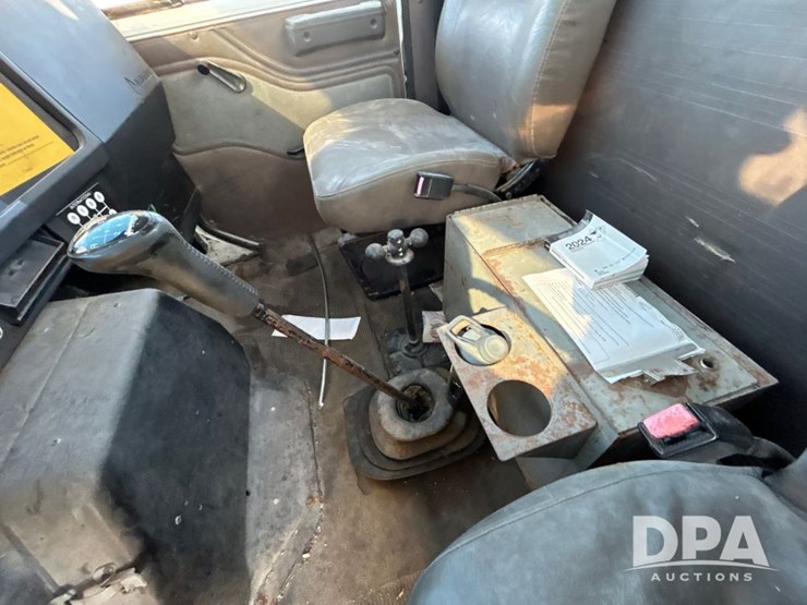 international-4700-image-39