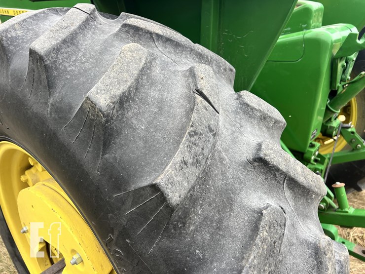 john-deere-3020-image-21