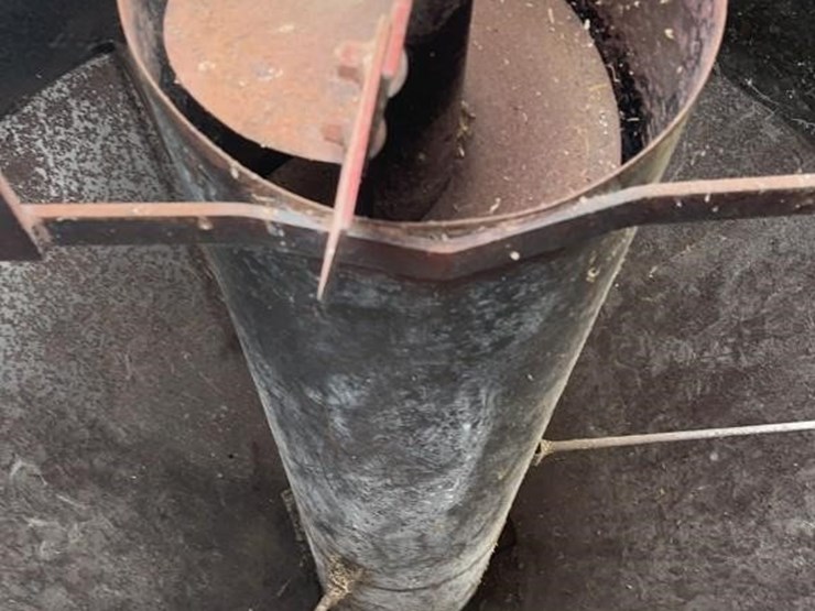 new-holland-355-image-10