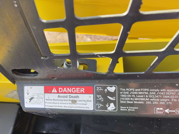 2003-john-deere-250-image-30