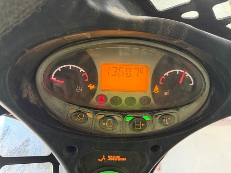 2014-bobcat-s850-image-18