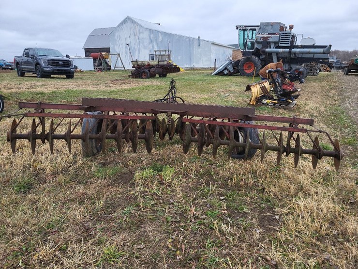 international-12-image-4