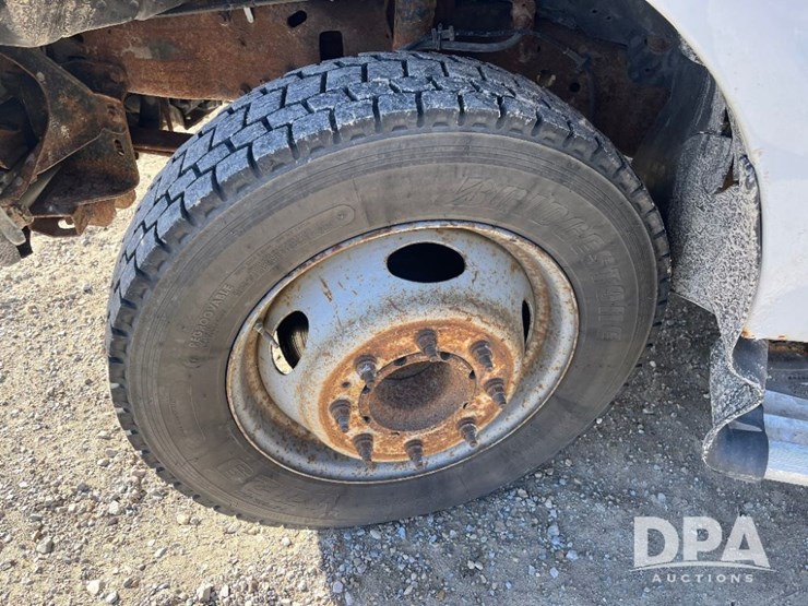 ford-f550-xl-image-19