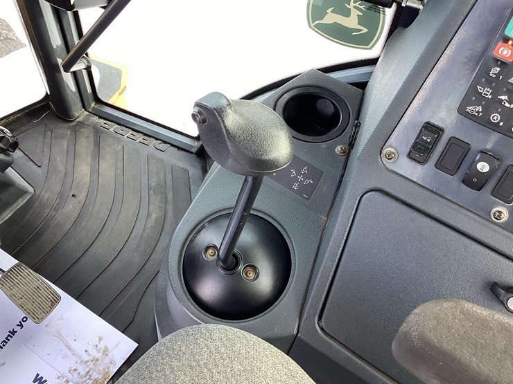 2020-john-deere-310-image-17