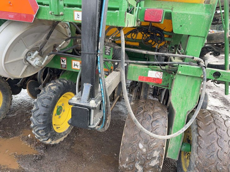 2011-john-deere-1990-image-58