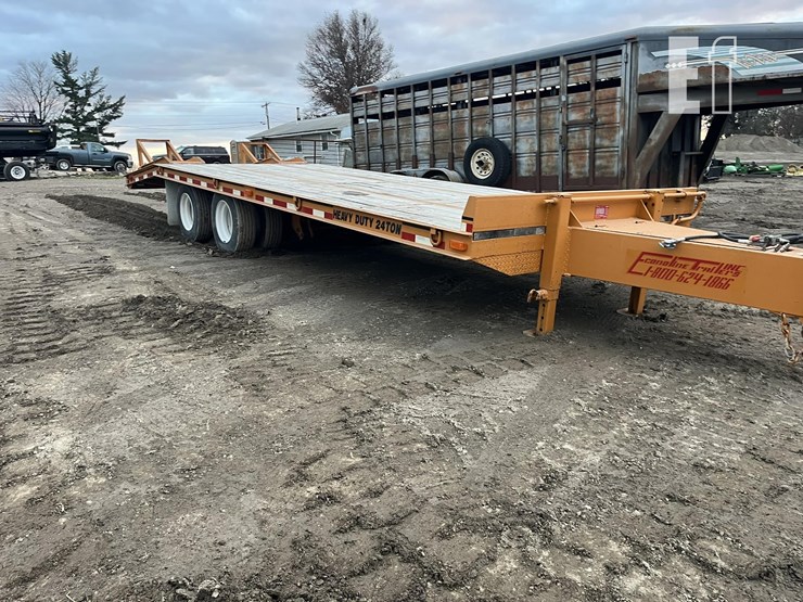 2010-econoline-25-ft-x-96-in-image-2