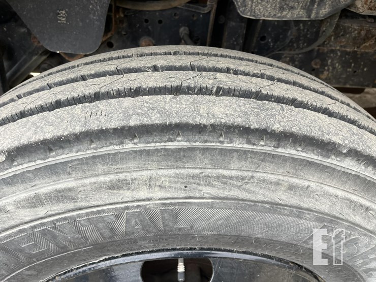 2001-gmc-b7-image-10