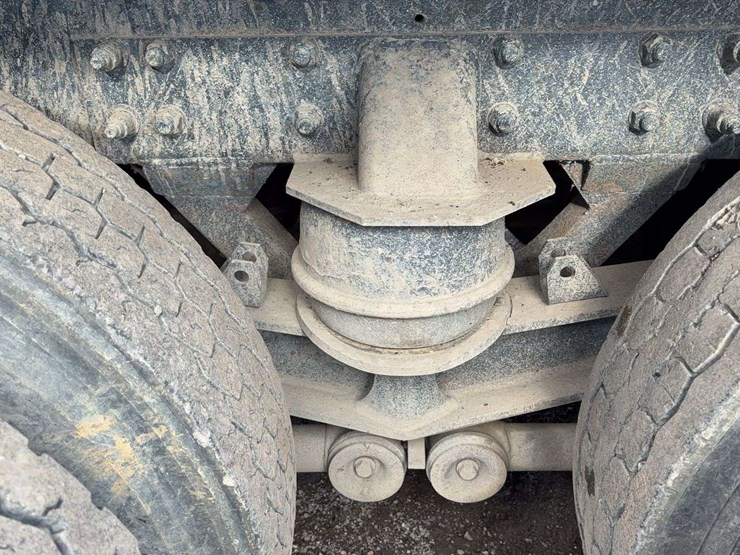 2017-kenworth-t880-image-15