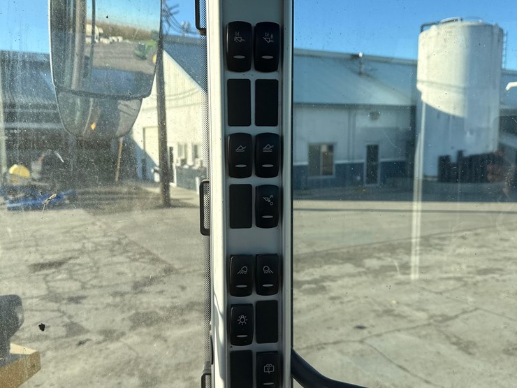 2018-volvo-l70h-image-17