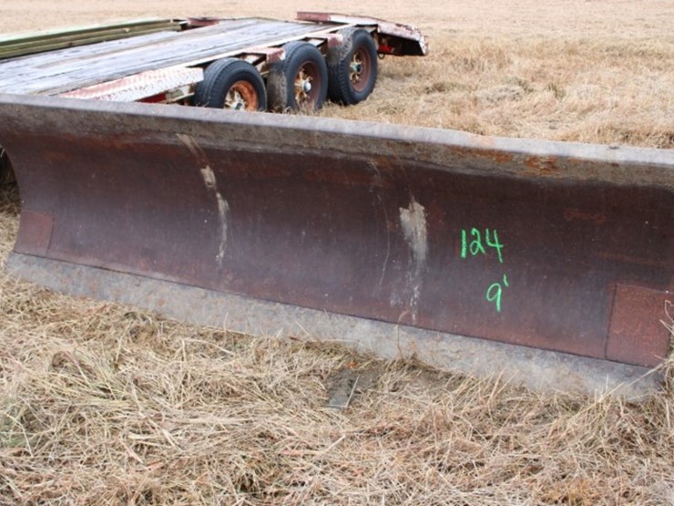 9'-push-blade-with-quick-hitch-plate-image-1