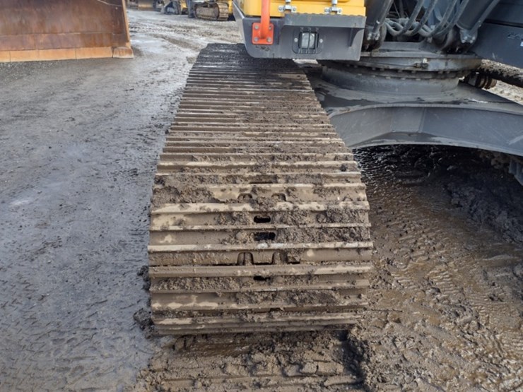 volvo-ec220e-lr-image-30