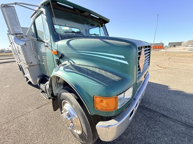 international-4700-image-39