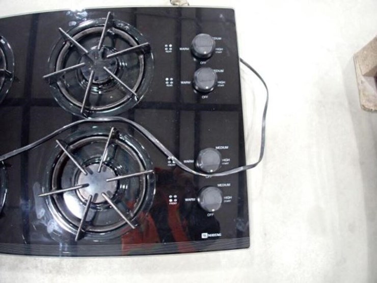 maytag-30-in.-x-21-in.-gas-glass-stove-top-image-7
