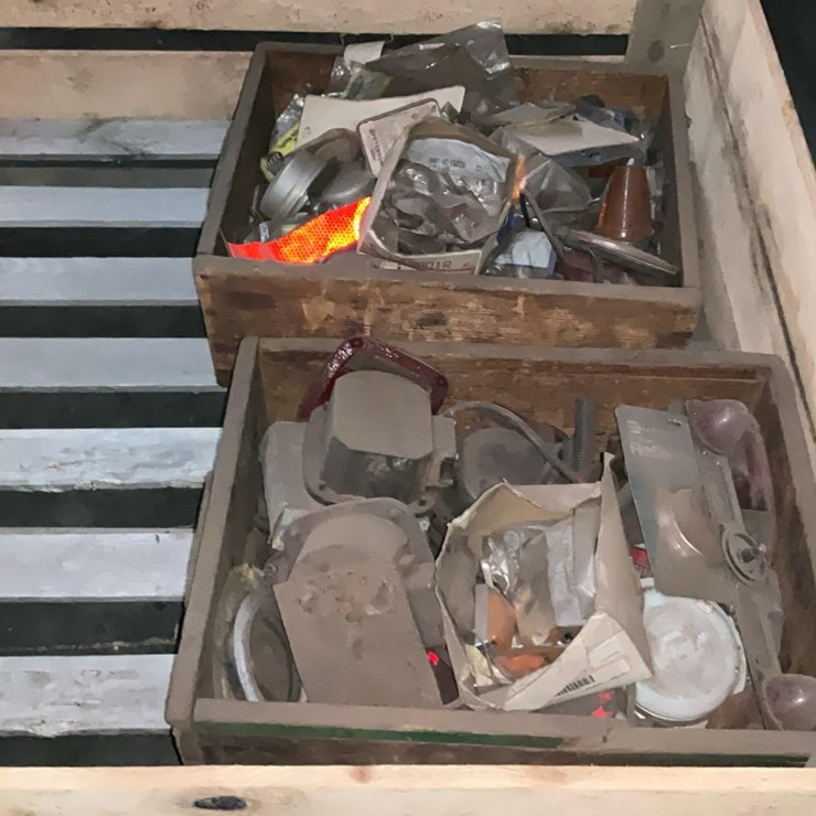 #564 • Truck Lights and Accessories