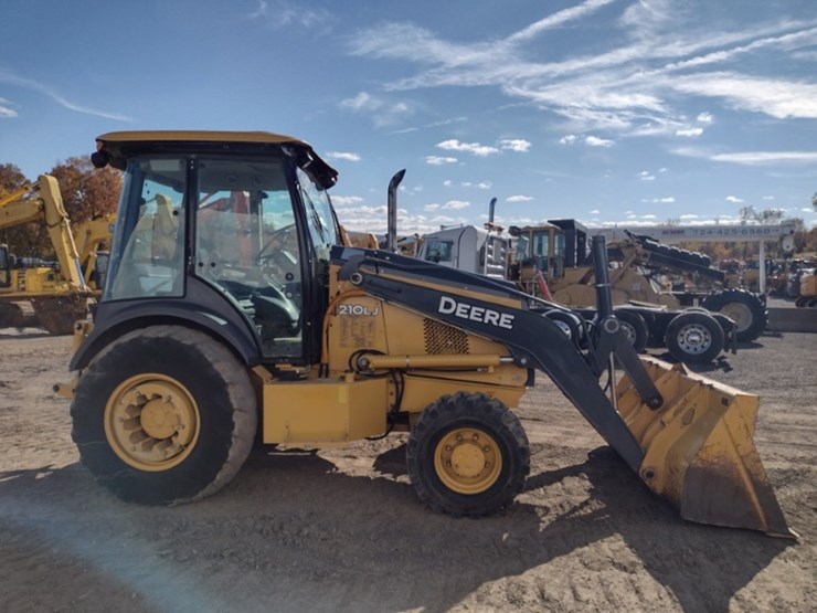 deere-210lj-image-3