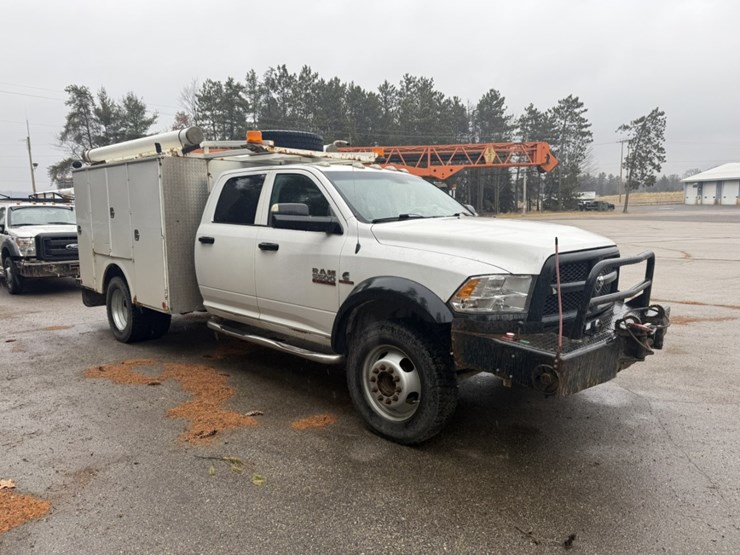 #1840-•-2013-ram-5500-4x4-service-truck-image-8