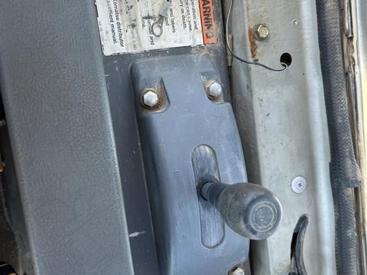 komatsu-d65ex-12-image-63