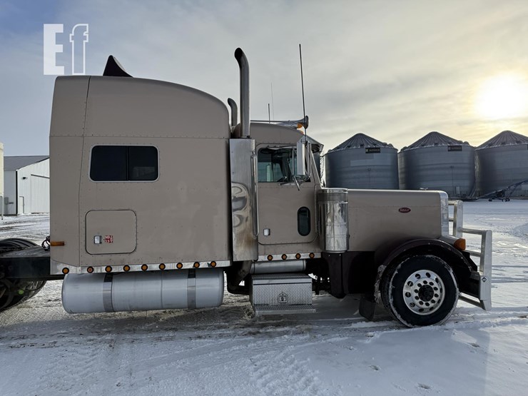 2004-peterbilt-379-image-13