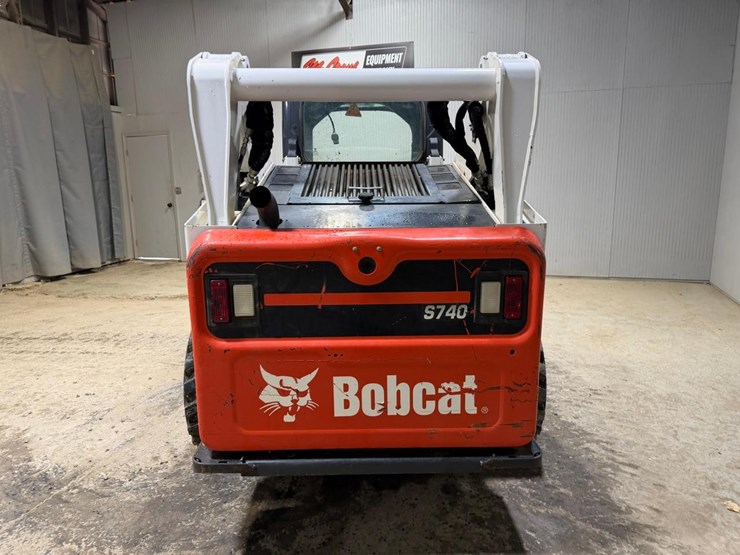 2022-bobcat-s740-image-4