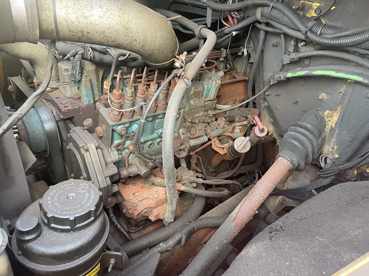 international-4900-image-54